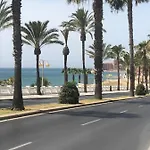 Calle Manuel Mena 4 *