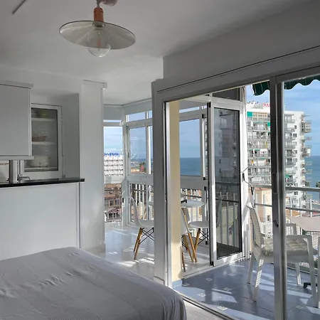 Calle Manuel Mena 4 *